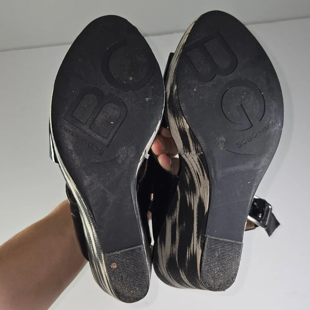 BCBGeneration Black Patent Leather Wedge Sandals Ankle Strap Size 7.5